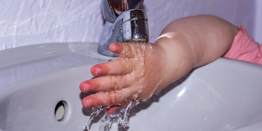 Plombier à Castellane : réparation fuite d’eau dans une salle de bain